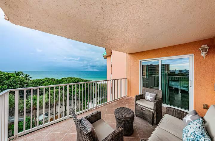Unit 4422 3R00MS & 5 BEDS